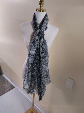 LOFT Black and White Paisley Wrap Scarf